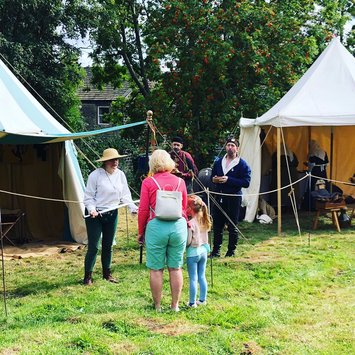 LandmarkEngage1's tweet photo. Rounding off our first day of September’s open days - did you visit today or are you due to tomorrow? We’d love to hear about your visit! #HeritageOpenDays #history #LandmarkOpenDays #FreeDaysOut #PublicEngagement #Warwickshire #WestYorkshire https://t.co/3R64r7fbhI