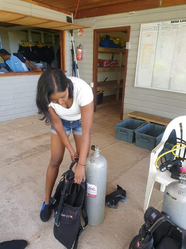 ManiEvlyn's tweet image. A year ago thanks to encouragement from @lisakingsberry @ArielaZibiah I finally got #PADI certified starting off in #Beqa &amp;amp; then heading off for more #dives in #Kadavu. Looking forward to being back at it when it's safe to do so!