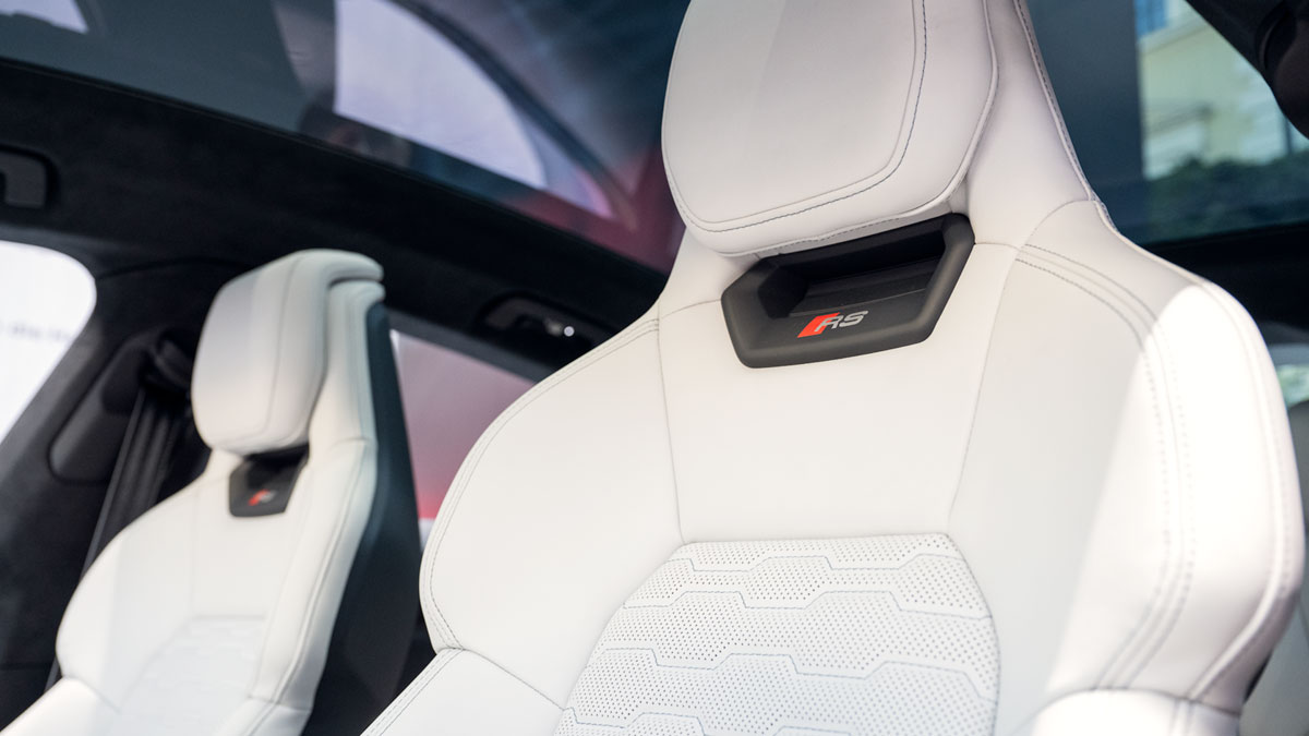 AudiOfficial's tweet photo. Deriving aesthetics from efficiency. High-performance redesigned. The fully electric Audi RS e-tron GT at the 
@IAAmobility in Munich.

Discover more https://t.co/T32wlrWECV.

#FutureIsAnAttitude #Audi #LetsTalkAboutProgress #AudiIAA #IAAMobility #IAA21 https://t.co/frdGuSzpjn