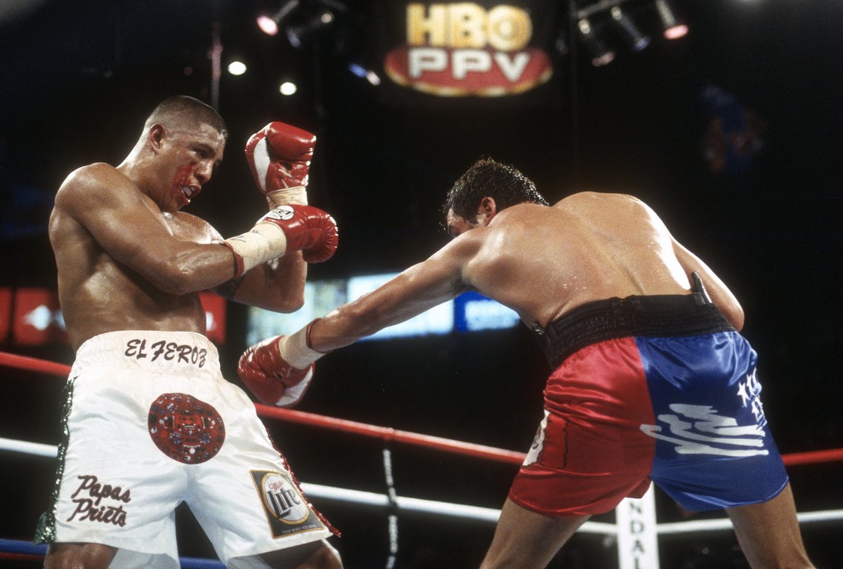 DAZNBoxing's tweet photo. OTD in 2002, @OscarDeLaHoya defeated Fernando Vargas in a fight labeled 'Bad Blood' 👊 https://t.co/uwz1zu9c5A