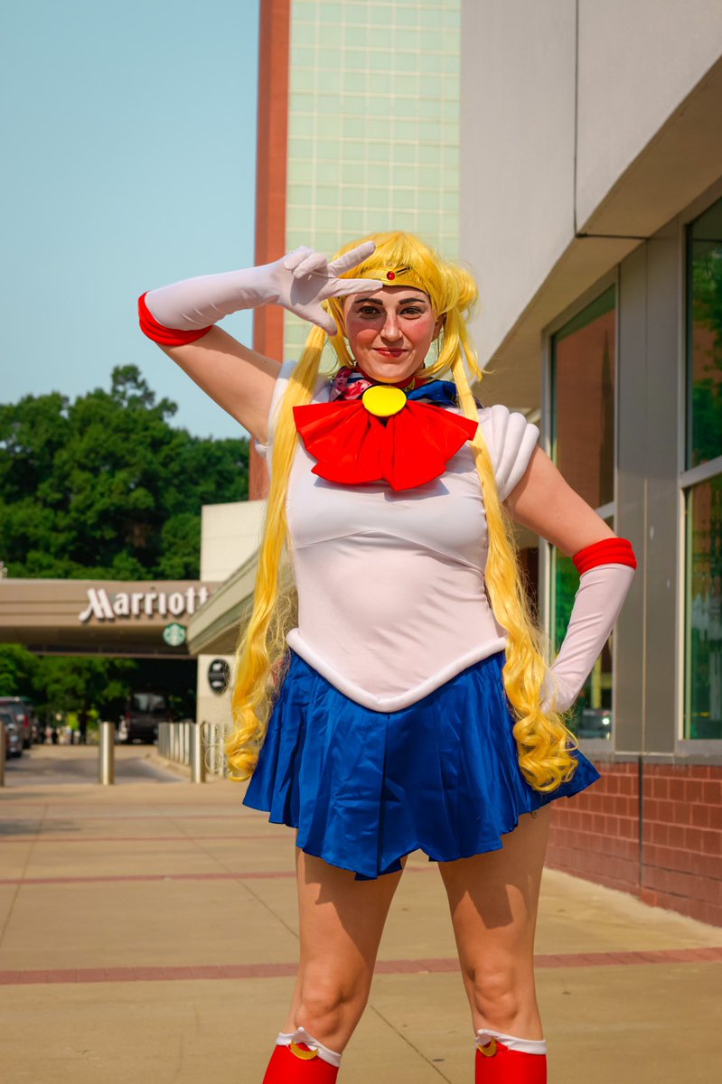HighLifeHeaven's tweet photo. #LittleRockComicCon https://t.co/dGc6de0Esh