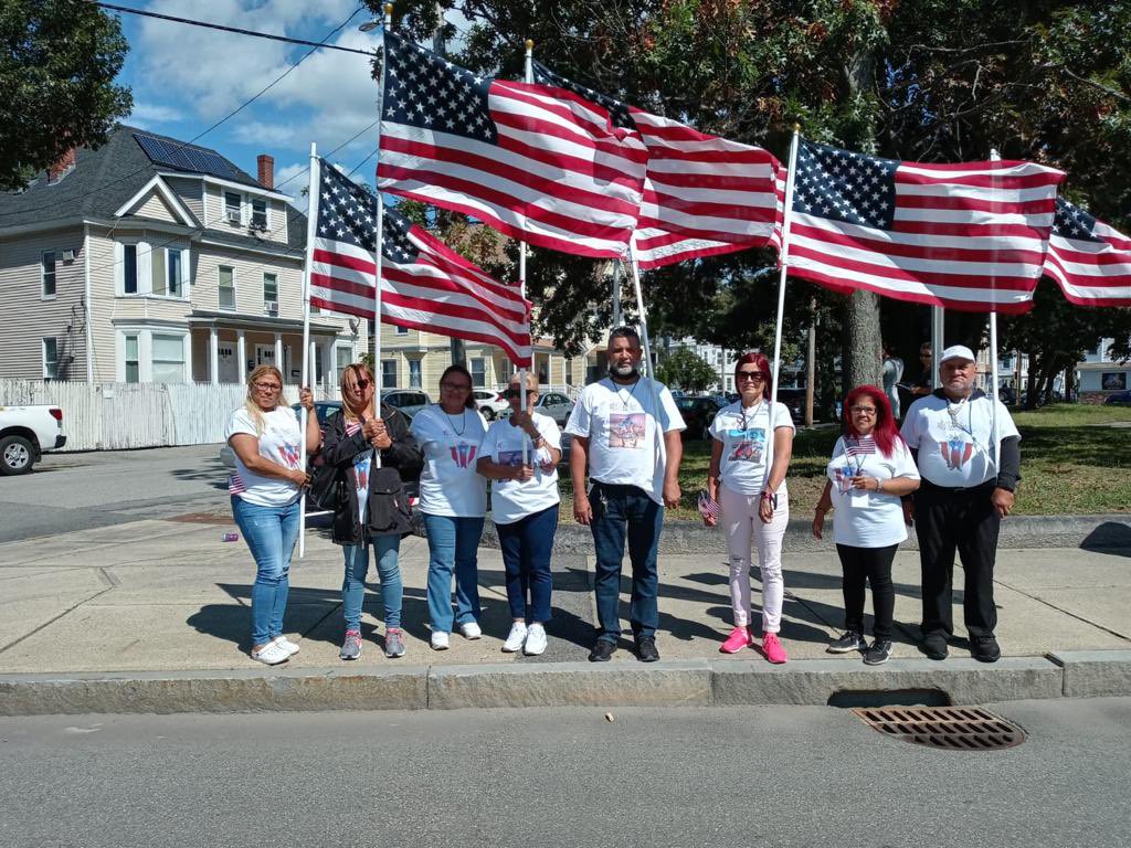 InstCulturalPR's tweet photo. Instituto Cultural de Puerto Rico dándole la bienvenida a casa a La Sargento Johanny Rosario Pichardo... Descanza en paz https://t.co/LHEt5FuyDZ