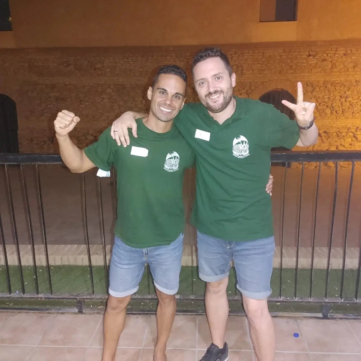 💚💚💚💚💚💚

Como no podía ser de otra manera, la Jaume I entra por la puerta grande ganando el campeonato de Truc. Enhorabuena a nuestra pareja de campeones Quique Pérez y José Manuel Tarazona!!!!