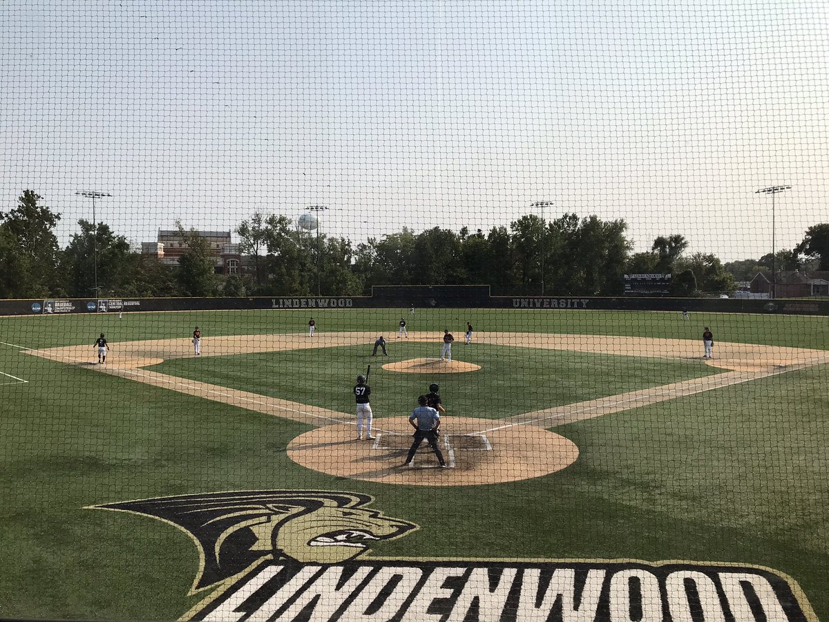 #57 Politte driving in 2 more runs to increase <a href="/stlrecruits/">Recruits Baseball Club</a> lead 3-0 over <a href="/Rawlings_Tigers/">Rawlings Tigers</a> in the 3rd. #STLELITESERIES