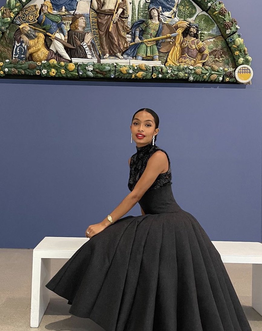 Yara Shahidi looking like a goddess in Dior 🖤