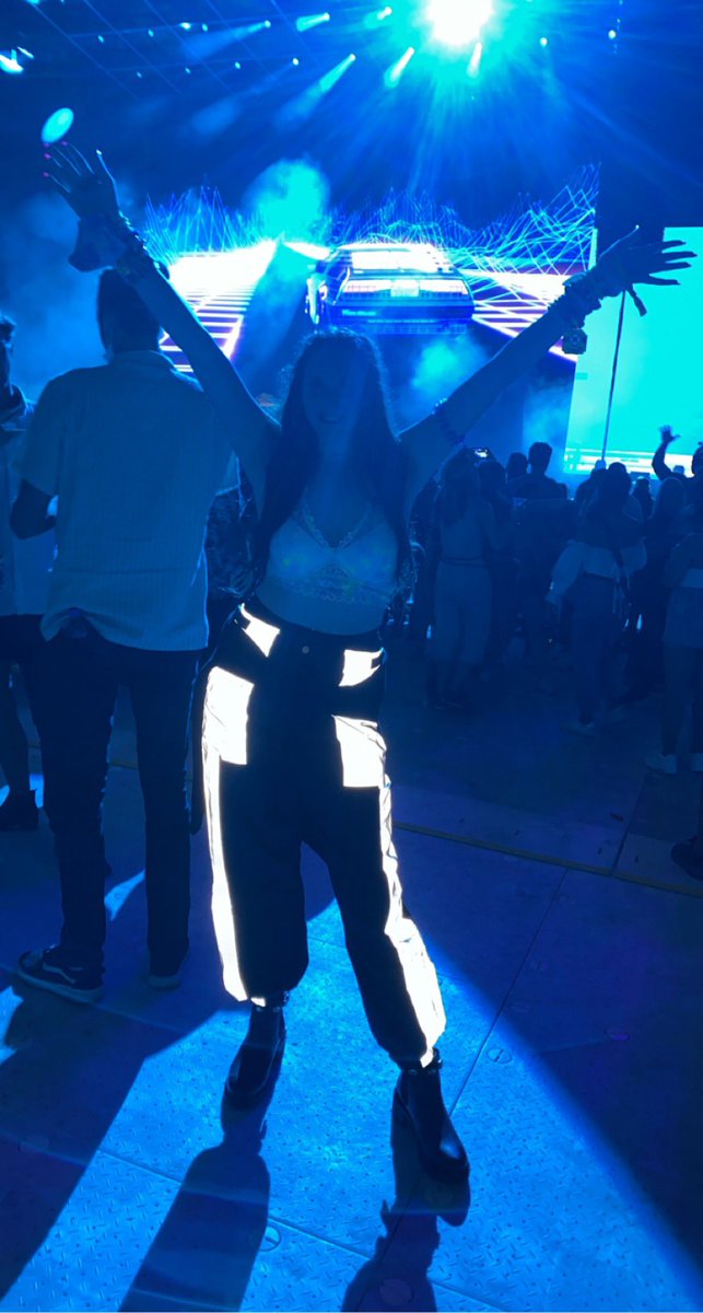 last night was a dream🧡💙🌴✨ and happy birthday <a href="/KygoMusic/">Kygo</a>