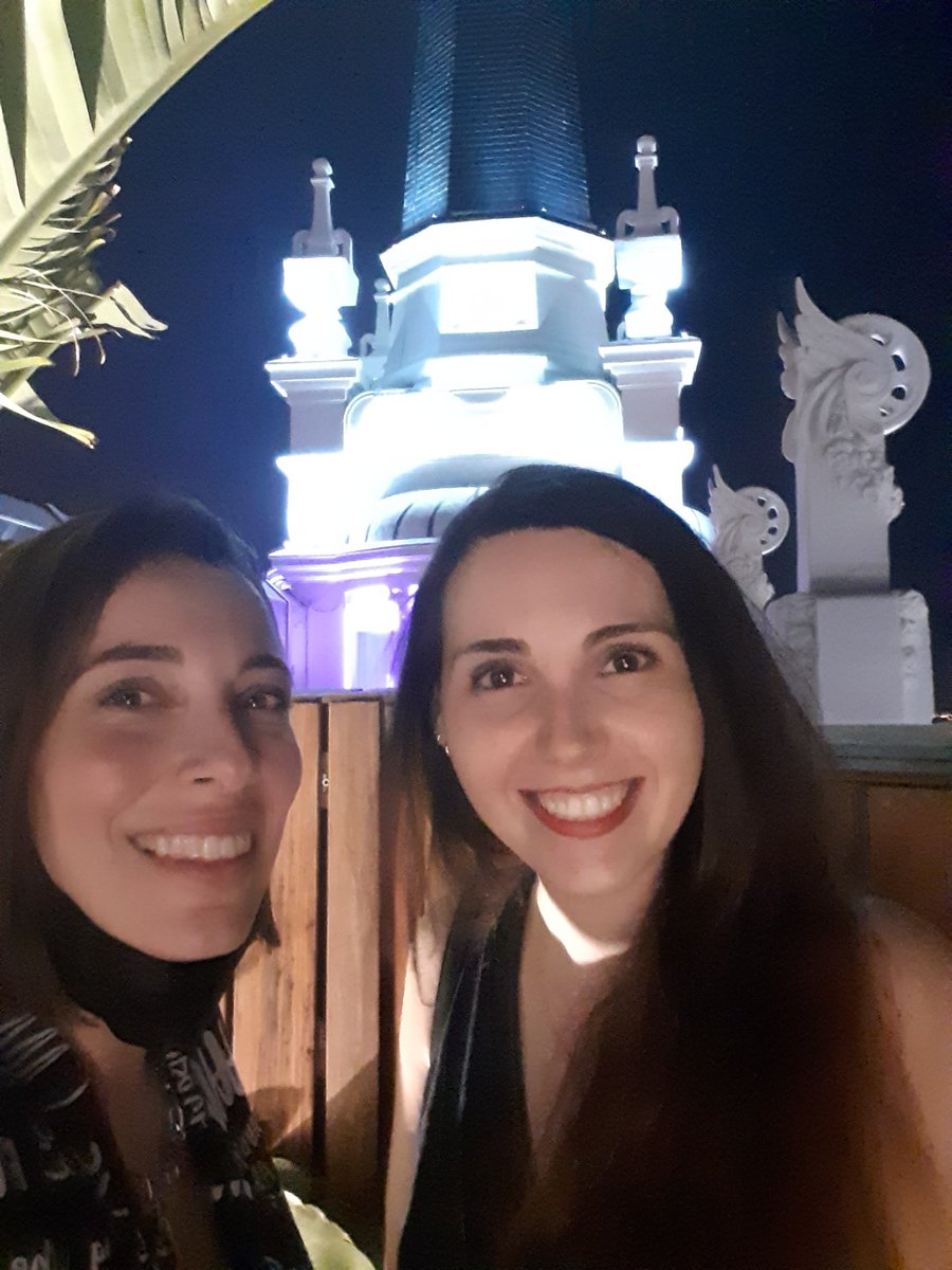 DeborahSoulHeav's tweet photo. Los after work en The Roof @MEMadridHotel son siempre un acierto¡ y si es con @GemaEspinosa9 mucho mejor¡ https://t.co/1cxX63BJpw