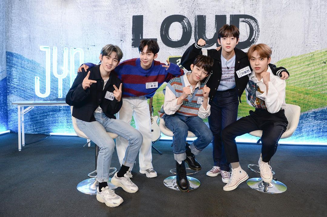 LoudParaguay's tweet photo. ꒰ 📸 UPDATE • 110921 ꒱

Finalmente luego de varios meses de transmisión del programa llega a su final, sigamos apoyando a los chicos en sus nuevos proyectos en el futuro ❤

#SBS #LOUD #라우드 #JYPSY #JYP #PSY #LOUDPARAGUAY

-☀️ https://t.co/x12P4jN77Q