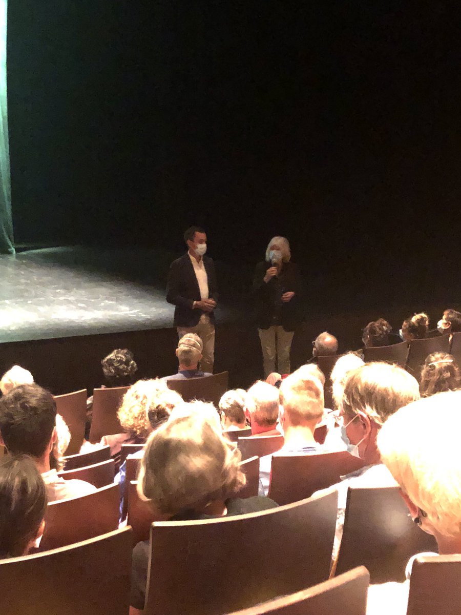 « Pré rentrée » officiellement ouverte par <a href="/FLeGuerneve/">Fabien Le Guernevé</a> aux <a href="/ScenesduGolfe/">Scènes du Golfe</a> avec la générale du « Chœur des amants ». Intimité et universalité, drôlerie et profondeur, tout était là dans ce remarquable duo d’acteurs. Tiago Rodriguez en résidence à #Vannes nous offre le meilleur.