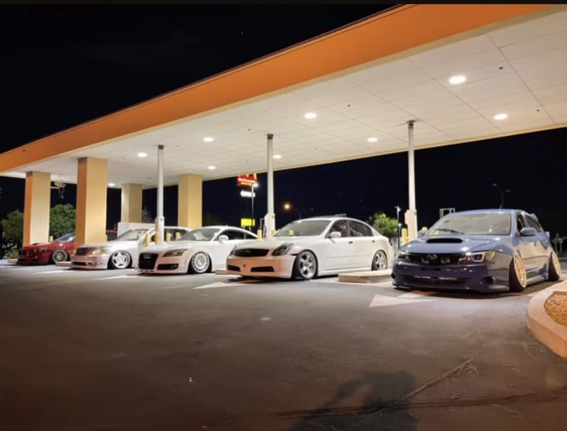 looowrence's tweet photo. I got friends with nice cars, momma I made it! https://t.co/e4dtUO9eZr