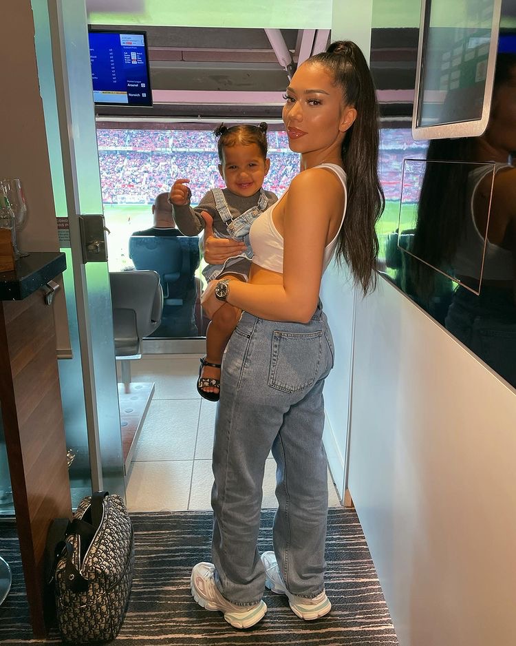 MUFC Scoop on X: "Aaron Wan-Bissaka's girlfriend and daughter at Old Trafford today #MUFC https://t.co/Ov3h65bDWU" / X