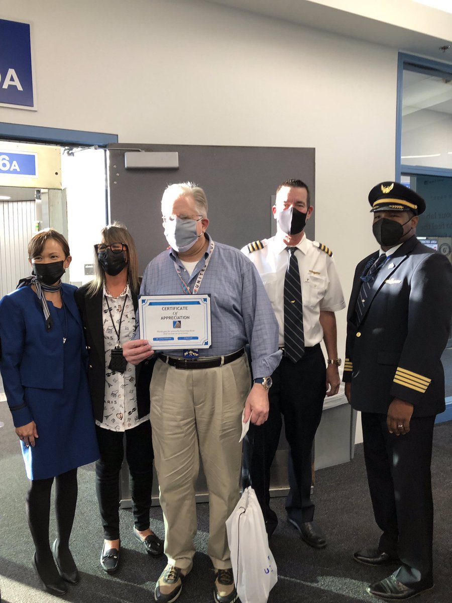 LAX remembering and honoring our fallen colleagues today on 9/11. Along with showing our appreciation for Mr James Anderson, who has flown on this day every year since 2001. He honors our fallen crew annually.❤️ we will never forget them. #WeAreUnited #NeverForget911