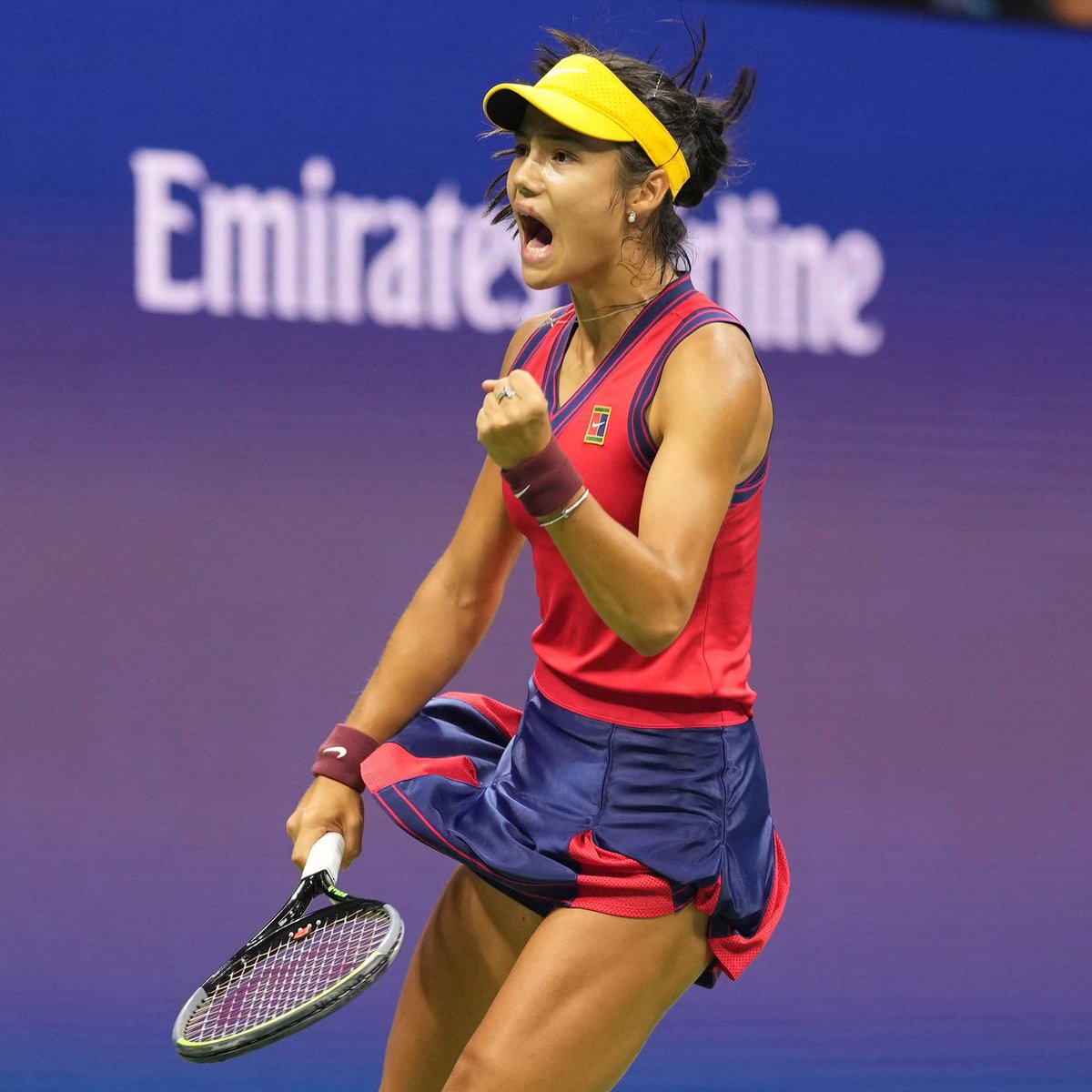 AN INCREDIBLE JOURNEY ENDS LIKE A FAIRYTALE 🌟

18-year-old sensation Emma Raducanu has just made history by battling her way to winning the US open 😍