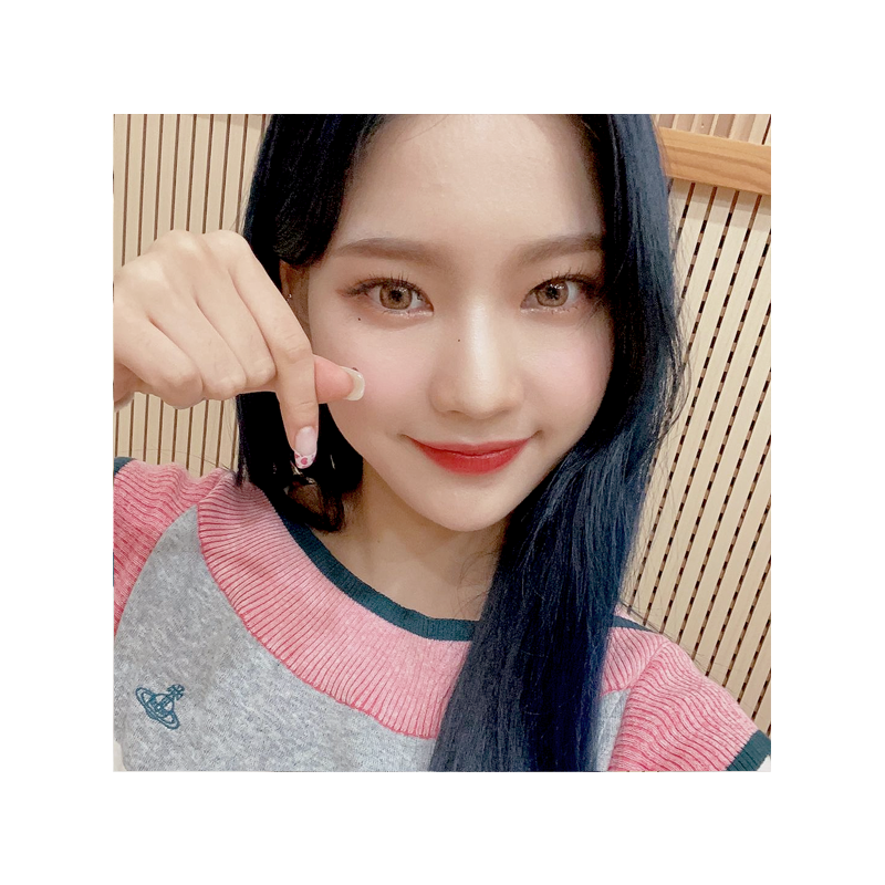 payachu's tweet photo. ♡ ⠀⋯ ⠀ 𝐍𝐄𝐌𝐎𝐆𝐑𝐀𝐌⠀⠀⠀|⠀⠀⠀110921

it might be hard to see, but i dyed my hair! it's blue, just like i said. 💙 it's extremely noticeable in the sun or under certain lightings. i'm so, so happy with the results! https://t.co/ard5a4IHo5