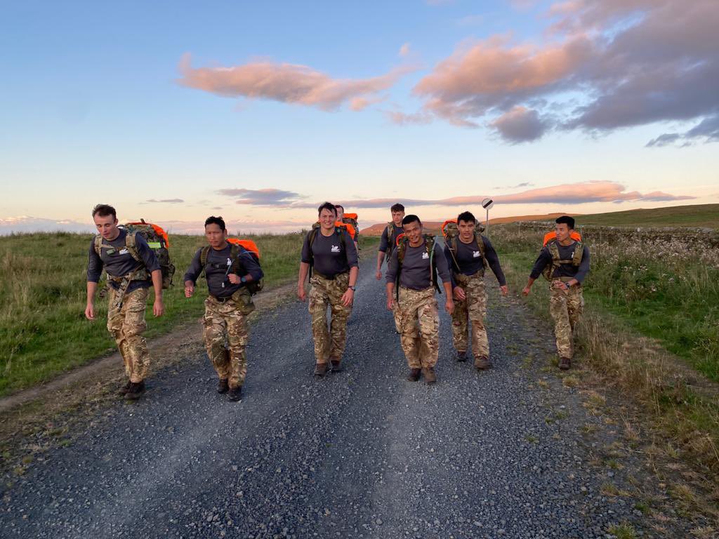Congratulations to our #lanyardtrophy21 team! The CO and RSM welcomed them in after 14 hours tabbing across Otterburn for a sunset finish 💪🏻