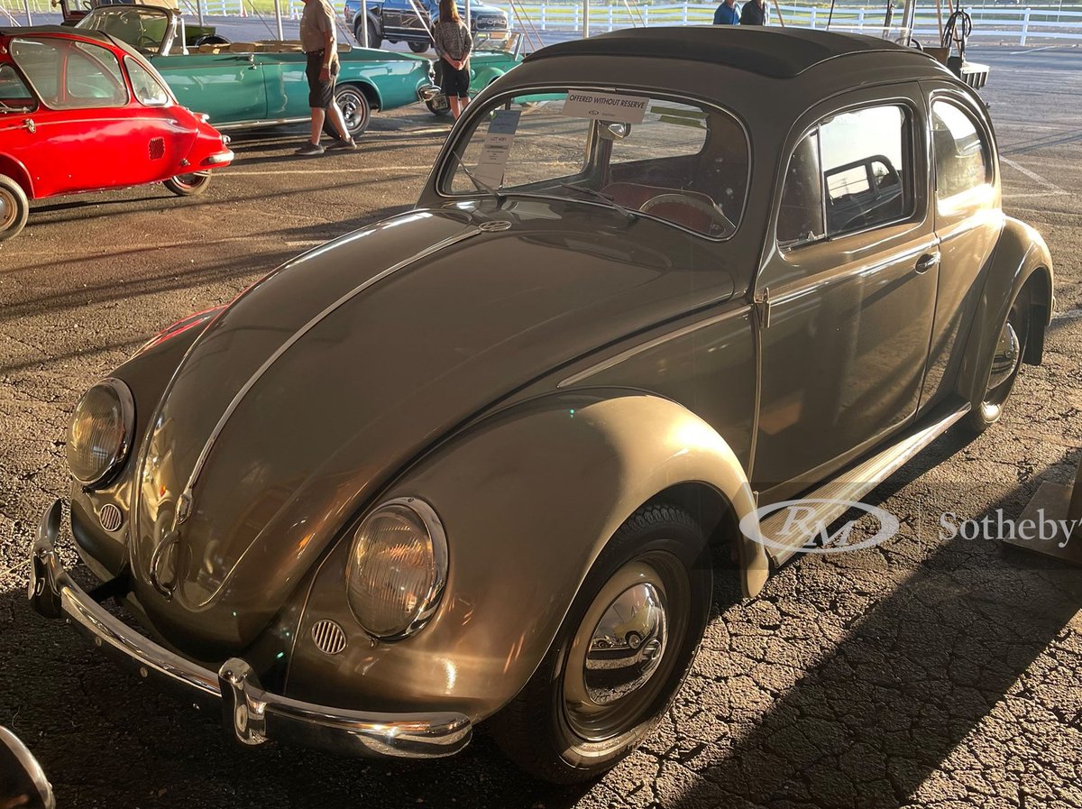 UltimativCars's tweet photo. #AuburnFall2021
The post-war #Volkswagen-#Typ1 #Typ11 (1949-67) was made in 9,235,029 units by gaining more and more international attention & admiration.
This 1957-unit, #lightgray-painted, was est. US$5-6k (4.2-5.1k €) to be SOLD at US$24,750 (21.000 €).
#Beetle #Käfer 🐞 https://t.co/YthguWga5g