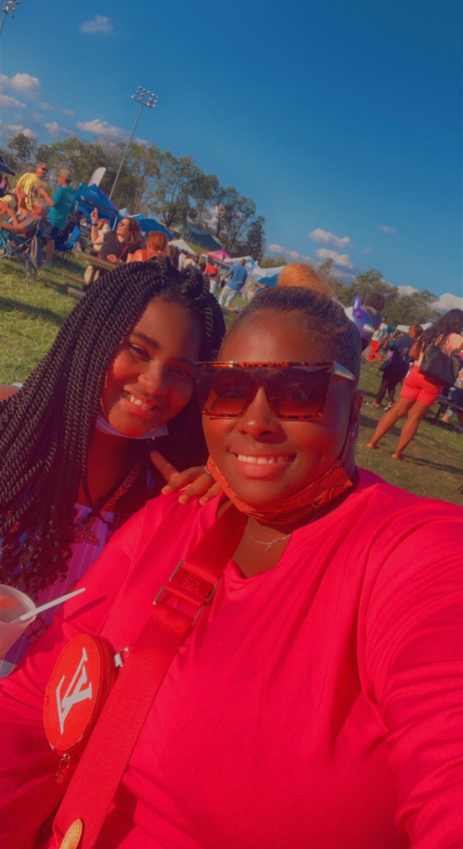 mrsdivineaura's tweet photo. Another sign of the times….we’ve been coming here since he was 5, he’d meet up with all his friends and run off, this year him and his friends are working the festival,why “because it’s a part of us and we want to help to ensure it stays around every year” #BeStillMy❤️ #proudmom https://t.co/yqaV6Mb5w5