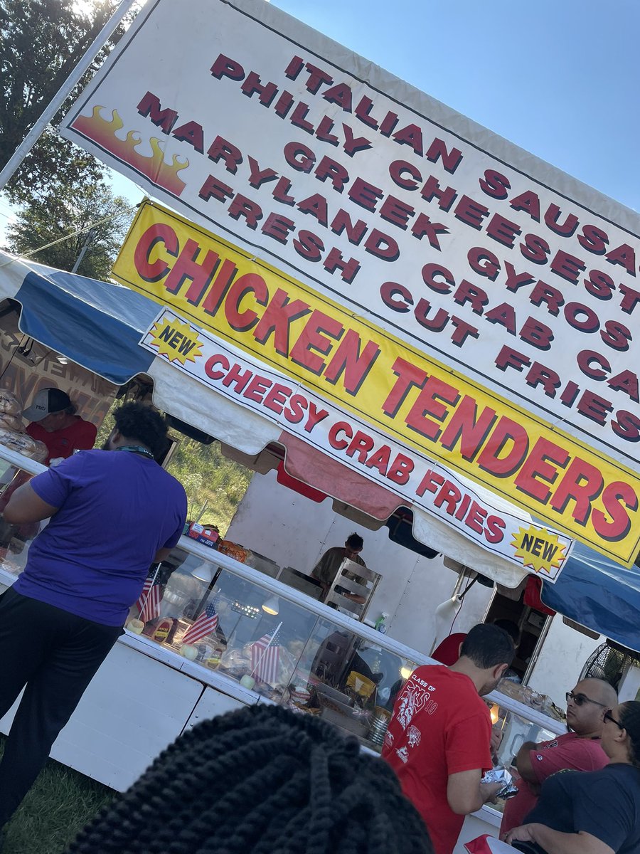 mrsdivineaura's tweet photo. Another sign of the times….we’ve been coming here since he was 5, he’d meet up with all his friends and run off, this year him and his friends are working the festival,why “because it’s a part of us and we want to help to ensure it stays around every year” #BeStillMy❤️ #proudmom https://t.co/yqaV6Mb5w5