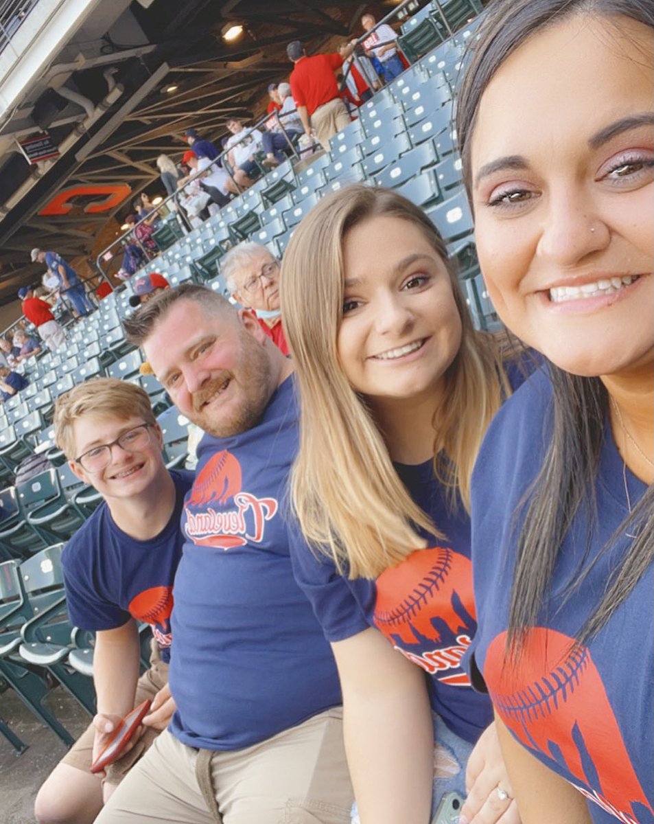 Happy 18th birthday <a href="/Makayla_5675/">Makayla Vansickle</a> !!!! #ourcle #OurCle