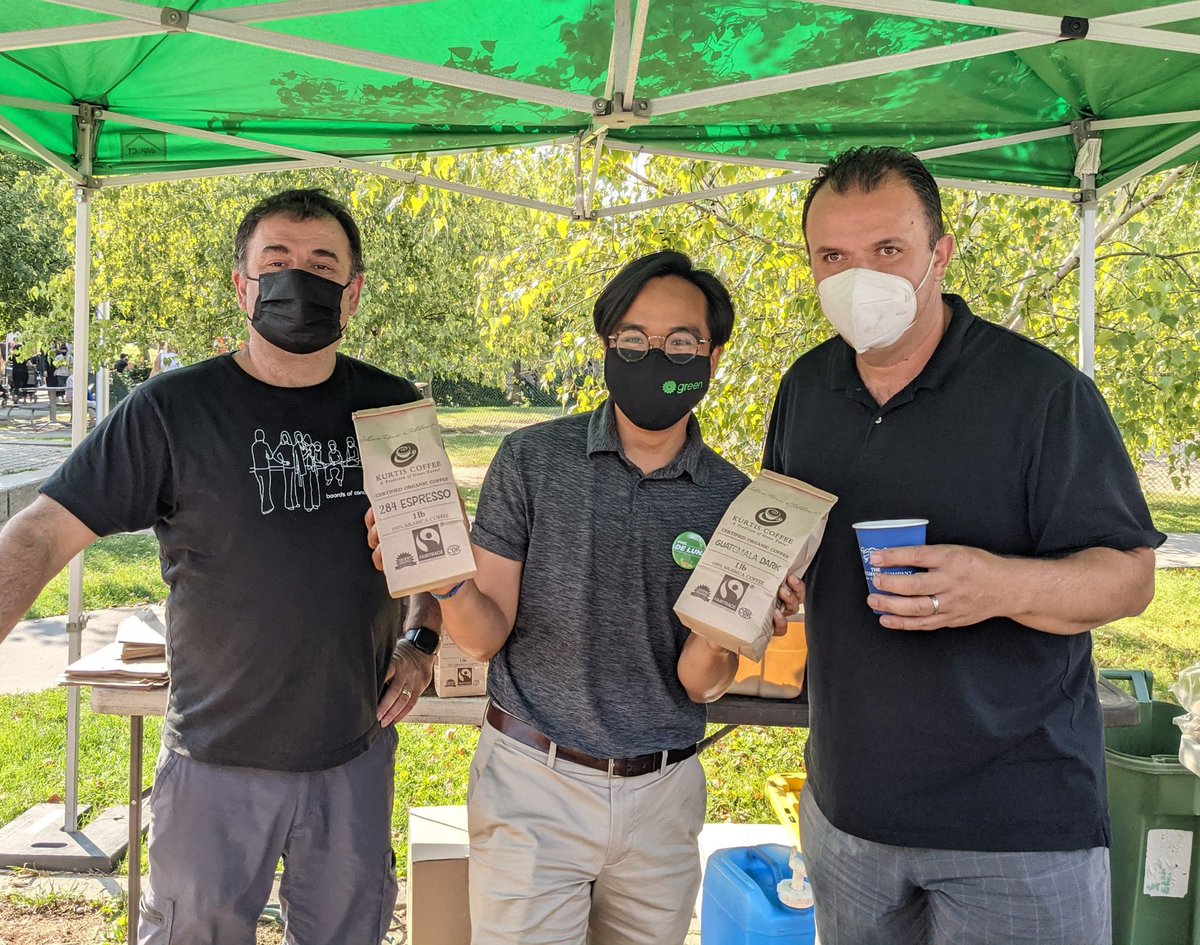 Nice to see @PhilDeLuna1 at the <a href="/TheStopCFC/">The Stop Community Food Centre</a> Farmers Market this morning! Thanks for the conversation Phil!