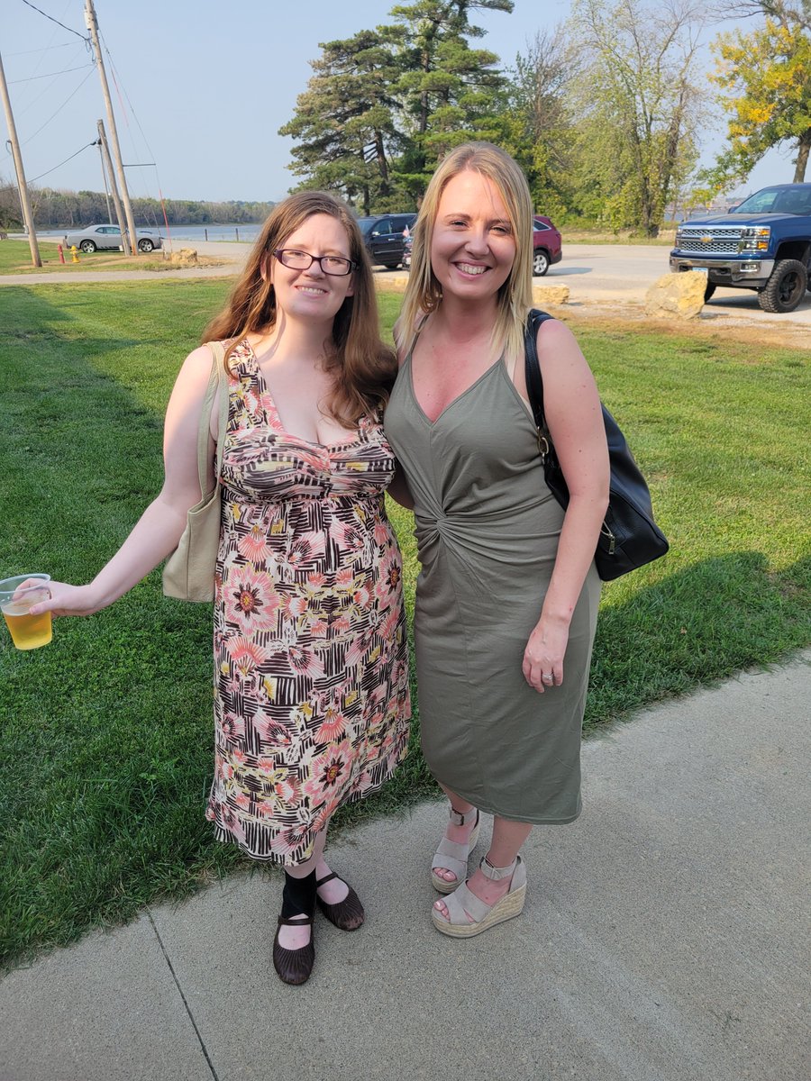 samsdragon's tweet photo. Pictures from my cousin Amanda's wedding https://t.co/Tjjd3wQ3zz