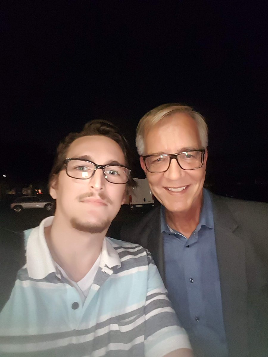 FelixJungbluth's tweet image. Es war toll @DietmarBartsch mal persönlich zu treffen und lautstark beim #Politboxen zu unterstützen.

Die letzten 14 Tage Wahlkampf werden wir kämpfen für einen sozioökonomisch-ökologischen Wandel in eine solidarische, gemeinwohlorientierte Gesellschaft!

Auf Geht's!

#btw21