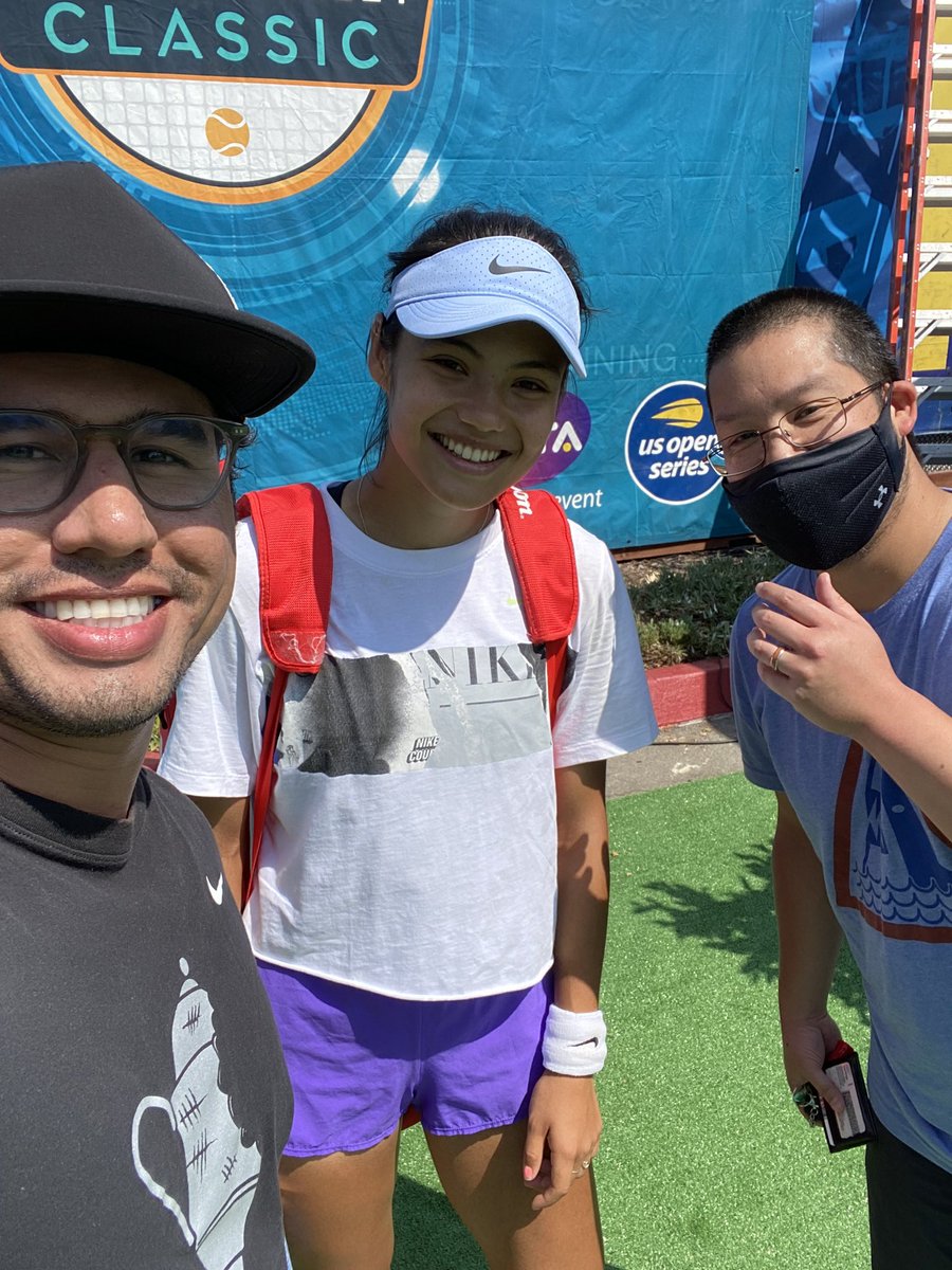 Congrats champ <a href="/EmmaRaducanu/">Emma Raducanu</a> ! #USOpen  cc: <a href="/mikevchu/">Mike</a>