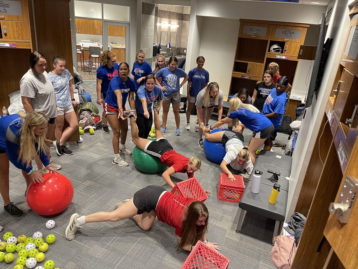 LATechSB's tweet photo. ❤️💙❤️💙

Opening weekend of school = meetings, bonding and fun. 

It’s all about team. https://t.co/DWYalLISpn