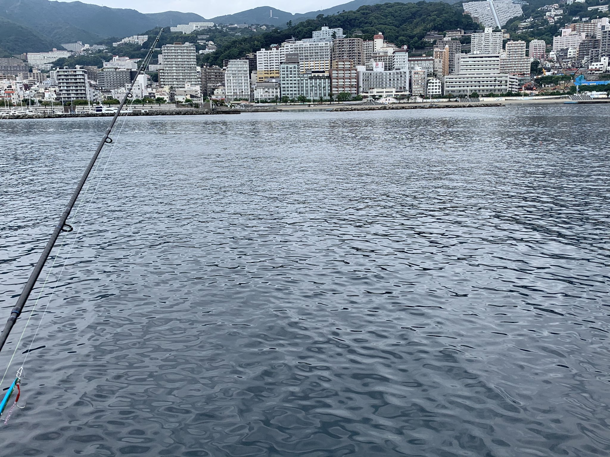 あいぼん 釣り 9 11 熱海海釣り施設 6時 12時 釣果 ネンブツダイ 無限 キタマクラ 1匹 朝一からジギングと連れはサビキ 朝はショートバイトがあったけどのらず そこからはカゴ釣りの糸ふけとクロスキャストで釣りできず 合間をぬってなんとかキャスト あいぼん 釣り 9 11 熱海海釣り施設 6時 12時 釣果 ネンブツダイ 無限 キタマクラ 1匹 朝一からジギングと連れはサビキ 朝はショートバイトがあったけどのらず そこからはカゴ釣りの糸ふけとクロスキャストで釣りできず 合間をぬってなんとかキャスト