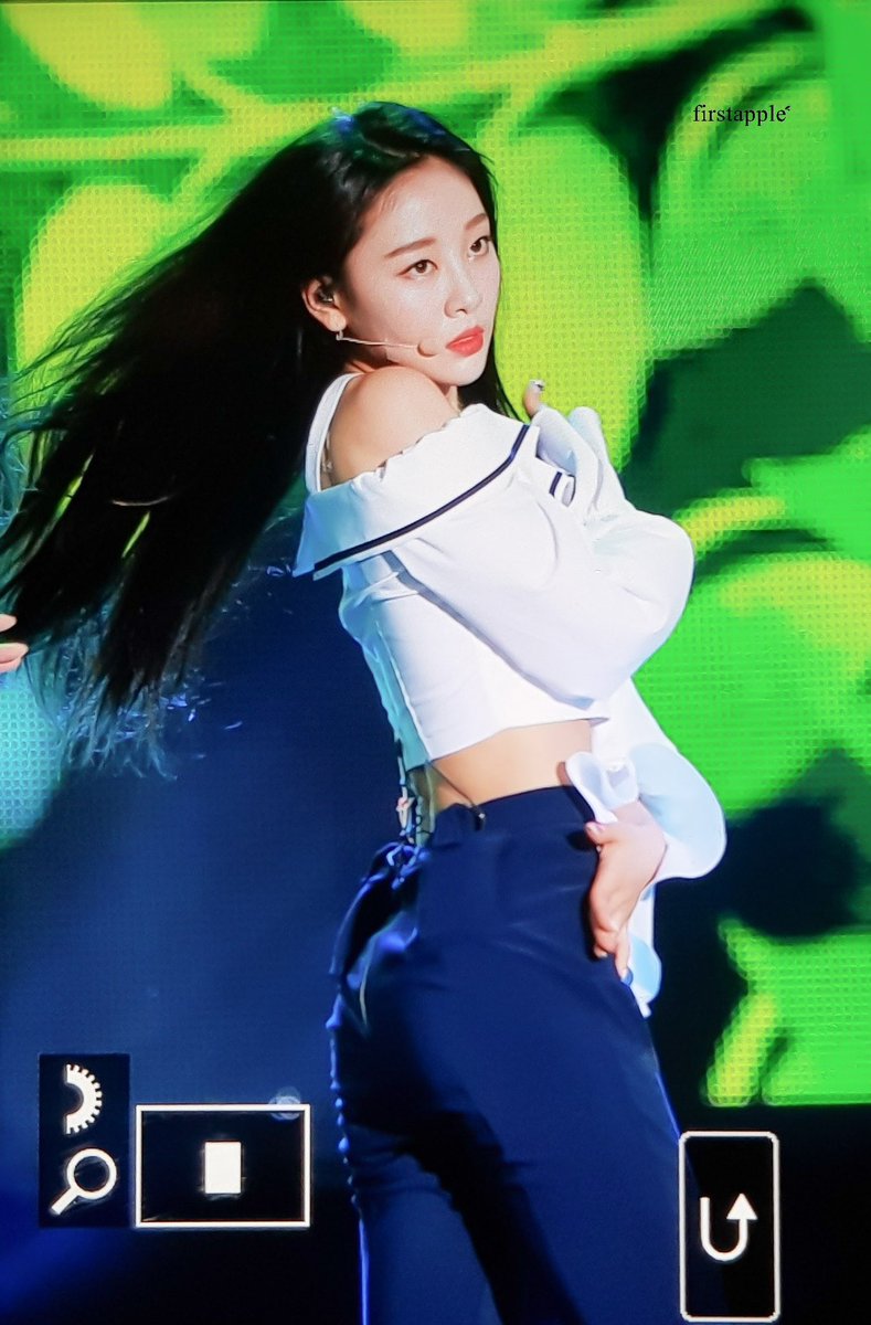 low quality yves (@lqsooyounger) on Twitter photo 