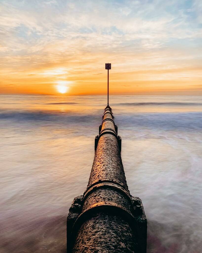 1angharad_rees's tweet photo. PIPE DREAMS…
There is a fire in the sky,
like the fire in my heart,
and a whisper in my soul,
telling me to START…
What dream or goal have you been putting off? Perhaps, now, is the time to begin x
.
.
.
.
#lovemanly #hellomanlyofficial #manlybea… https://t.co/WjNTvgyl28 https://t.co/adokYCKg7h