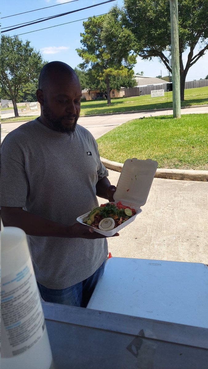 The Traveling Carrot Vegan Food Truck tweet media