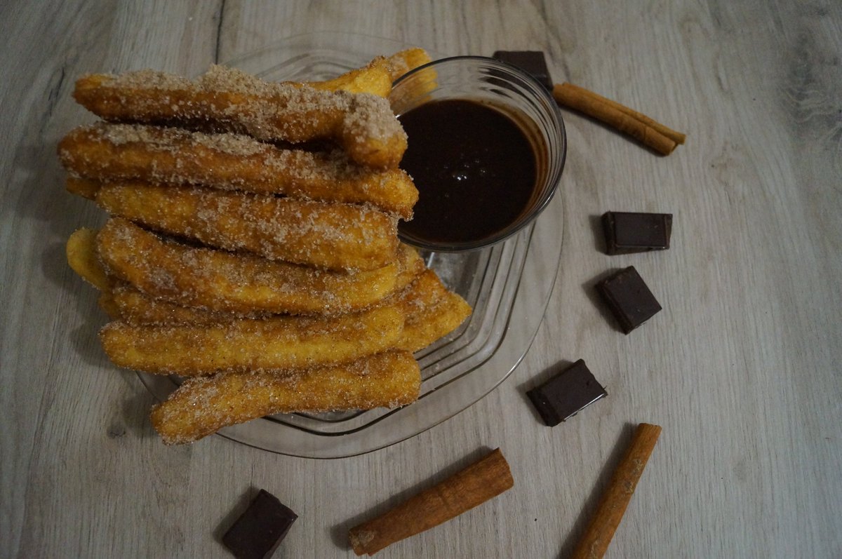 Churros - sweet perfection! Here is how I make it:
youtu.be/cyX8G3wqHP8