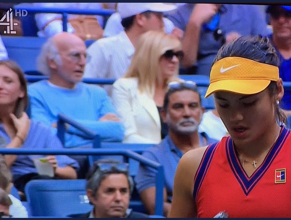 Carra23's tweet image. Pretty, pretty, pretty good @EmmaRaducanu #LarryDavid