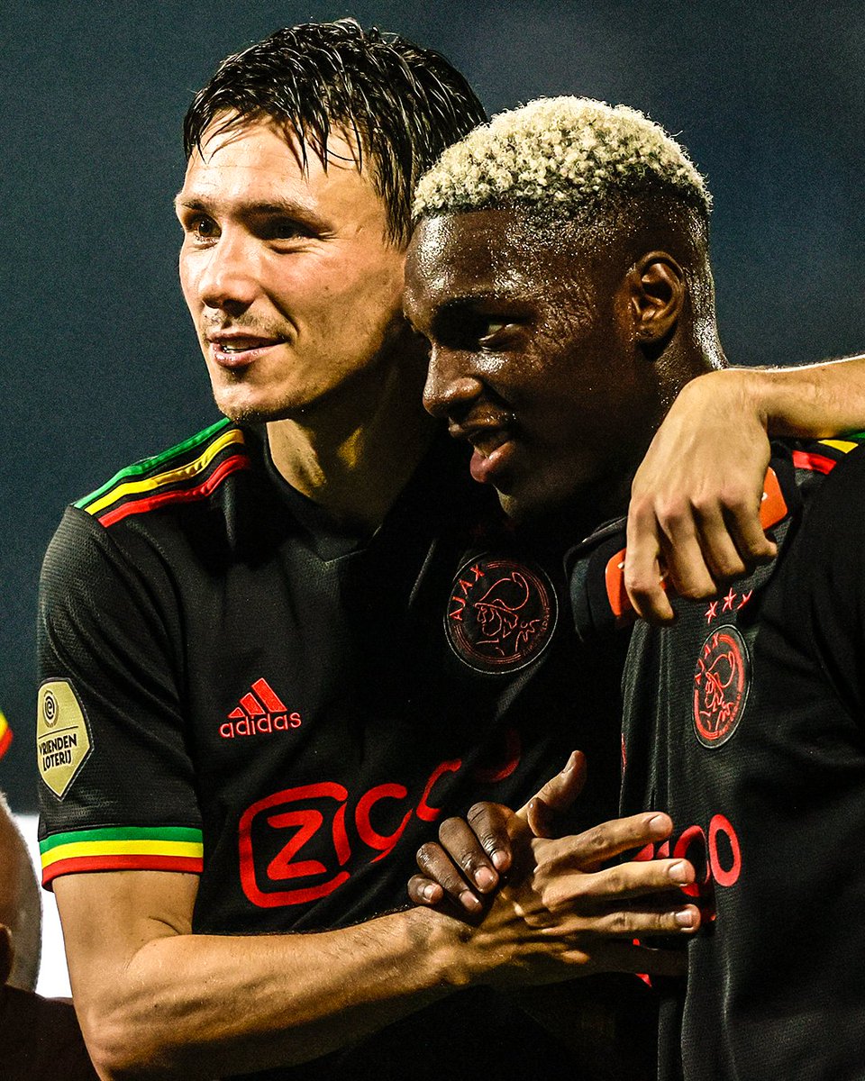 brfootball's tweet photo. Ajax’s Bob Marley-inspired third kit in action for the first time ❌❌❌ https://t.co/PtCrE4JrqQ