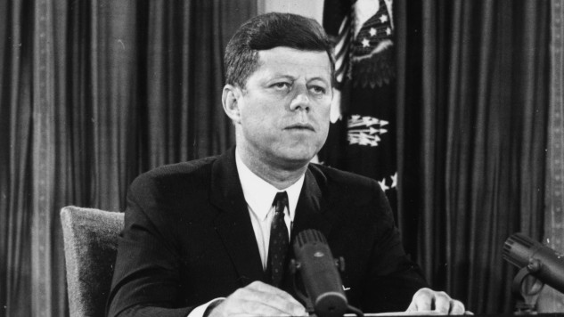 “Si una sociedad libre no puede ayudar a sus muchos pobres, tampoco podrá salvar a sus pocos ricos”.
John F. Kennedy
#Feliz2021
#Fuedicho