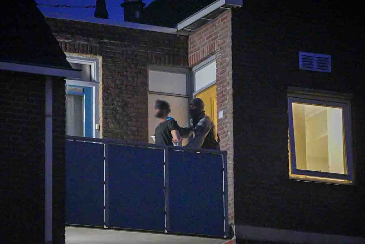 VIDEO: Arrestatieteam houdt man aan na steekpartij in Ede
