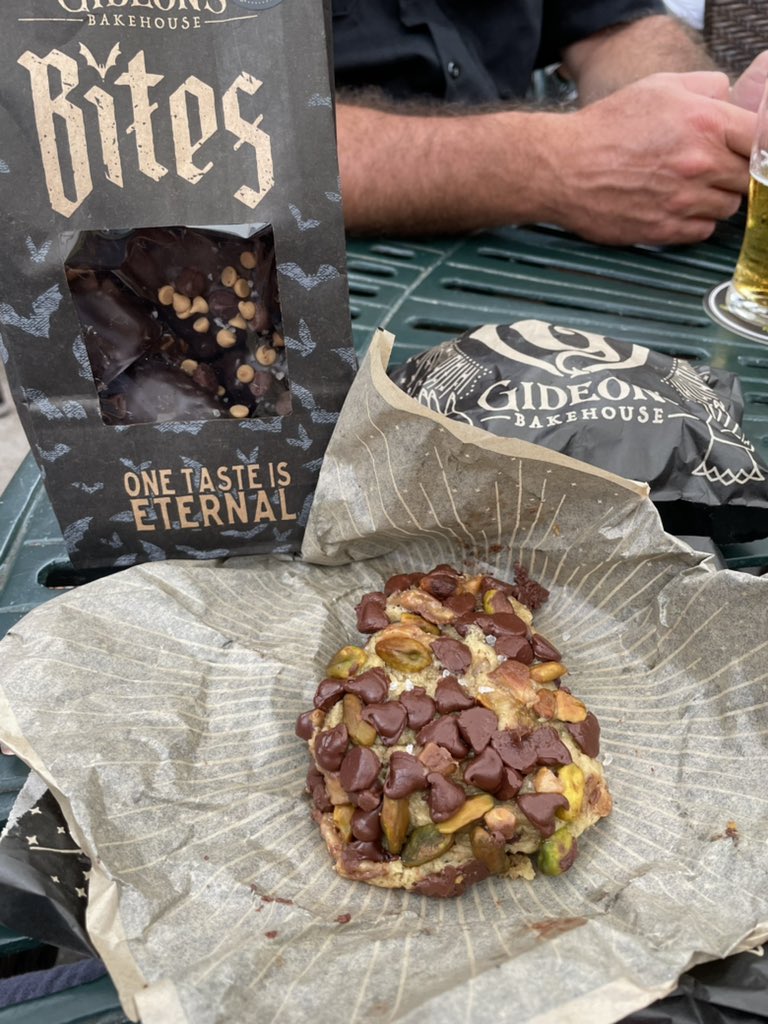 Thank you Lainey!! Great pixie dust moment for us for recognizing our retirement! Cookies were great!! <a href="/WDWToday/">Walt Disney World Today</a> #CastCompliment