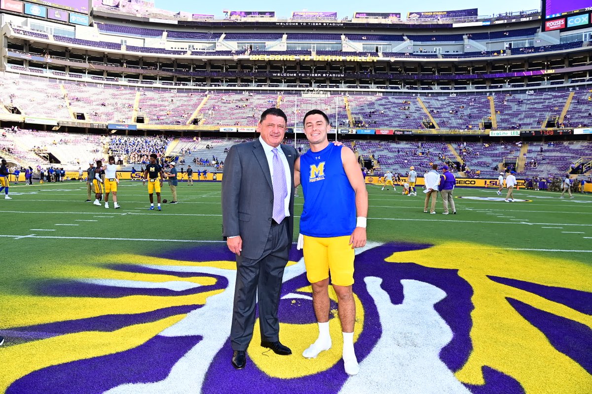 LSUfootball's tweet photo. Family is Everything https://t.co/w4gx6CzVIr