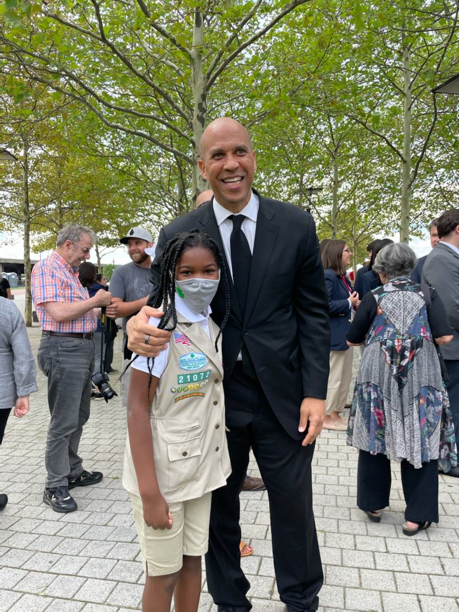 LadyJac42's tweet photo. My daughter enjoyed the 9-11 memorial today. Especially meeting Senator @CoryBooker Shout out to troop number 21072 #girlscout #NeverForget911 https://t.co/qrtwkUkW1N
