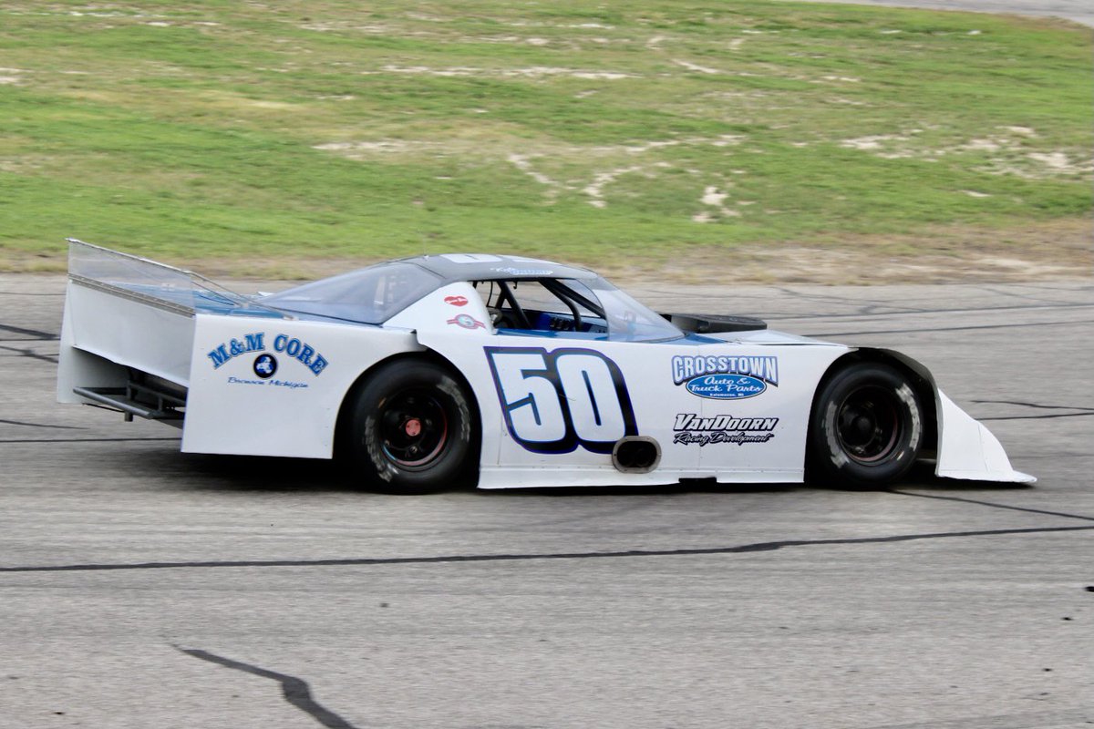RacingAmerica's tweet photo. Riding a career hot-streak on the Template side with Redbud 400 and Battle at Berlin wins, @KyleCrumpRacing now looks for his first Outlaw SLM win at the #DixieClassic.
7:30ET📺: https://t.co/TODzH0gQFJ https://t.co/Qgx3z5DIt9