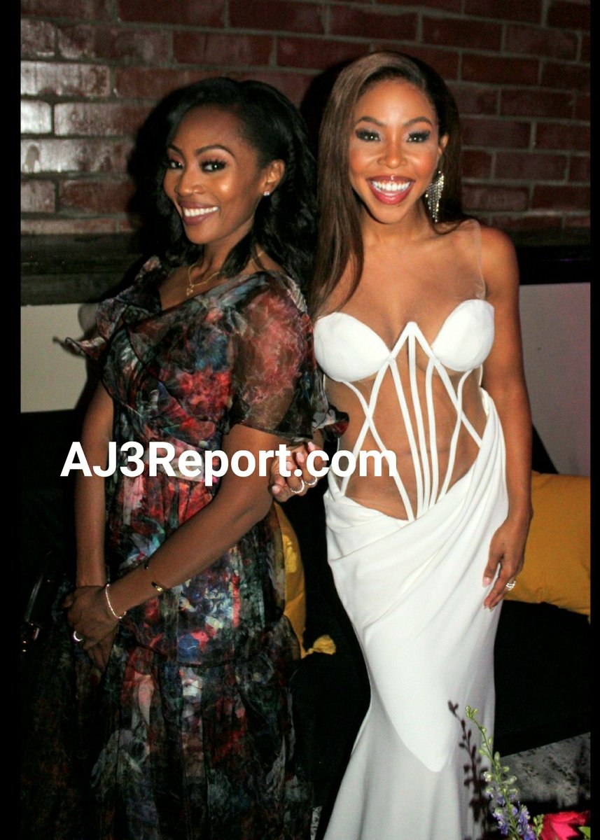 Aj3Report's tweet photo. @kjsmithofficial at All The Queen's Men Premiere Screening. #kjsmith #kjsmithofficial #skyhblack #racquelpalmer #allthequeensmen #atqm #whitedress #blackcouples #coupleslove #betsistas #blackactress #blackactors #199 #tvscreening #actorssupportingactors #kj #racquel #allwhite https://t.co/li4Cp4PChB