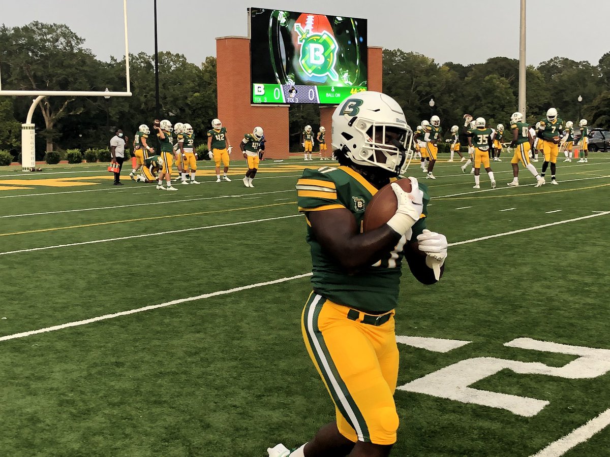 BelhavenBlazers's tweet photo. 7pm Kickoff!  Getting ready to roll! https://t.co/QOxRWOMxmw