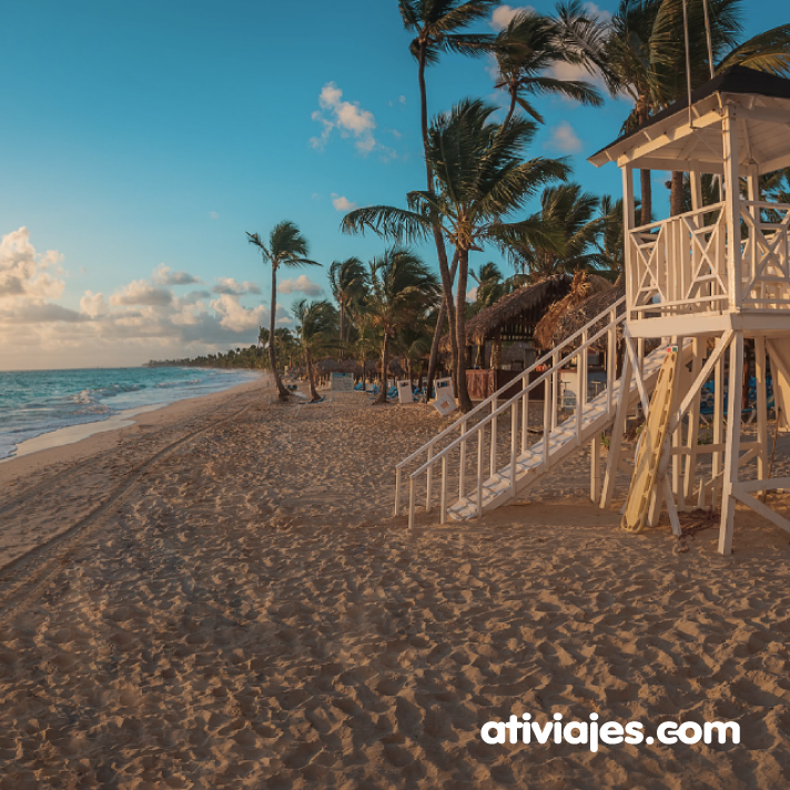 ativiajes's tweet photo. ⛱
Visita Cancún
Un destino enmarcado por sus increíbles playas de arena blanca y mar turquesa sumado a la biodiversidad de sus arrecifes, islas, lagunas, cenotes y selva hacen de Cancún un lugar para disfrutar de dias de playa y turismo aventura. 
#atilugares https://t.co/2aErdnJY1V