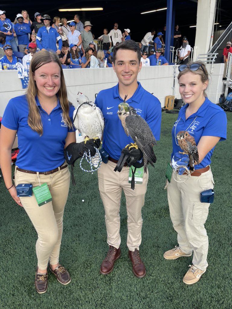 USAA's tweet photo. Congratulations to the Air Force Falcons on winning today’s #AFvsNavy game! The 20th anniversary tributes at today’s game were a powerful reminder to #NeverForget the true meaning of Patriot Day. https://t.co/UvkQ6XXZt0