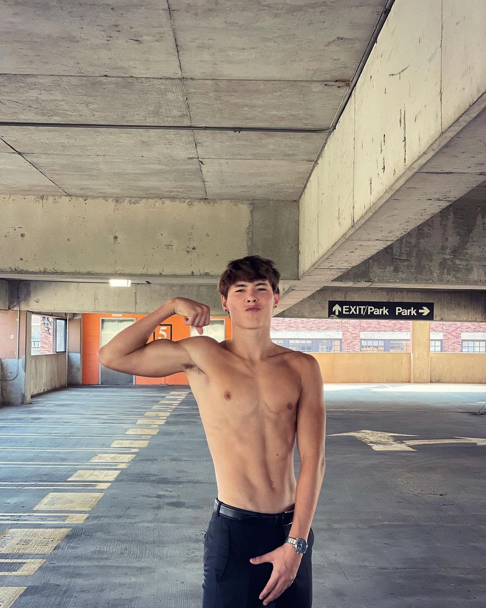 CelebBoys tweet media