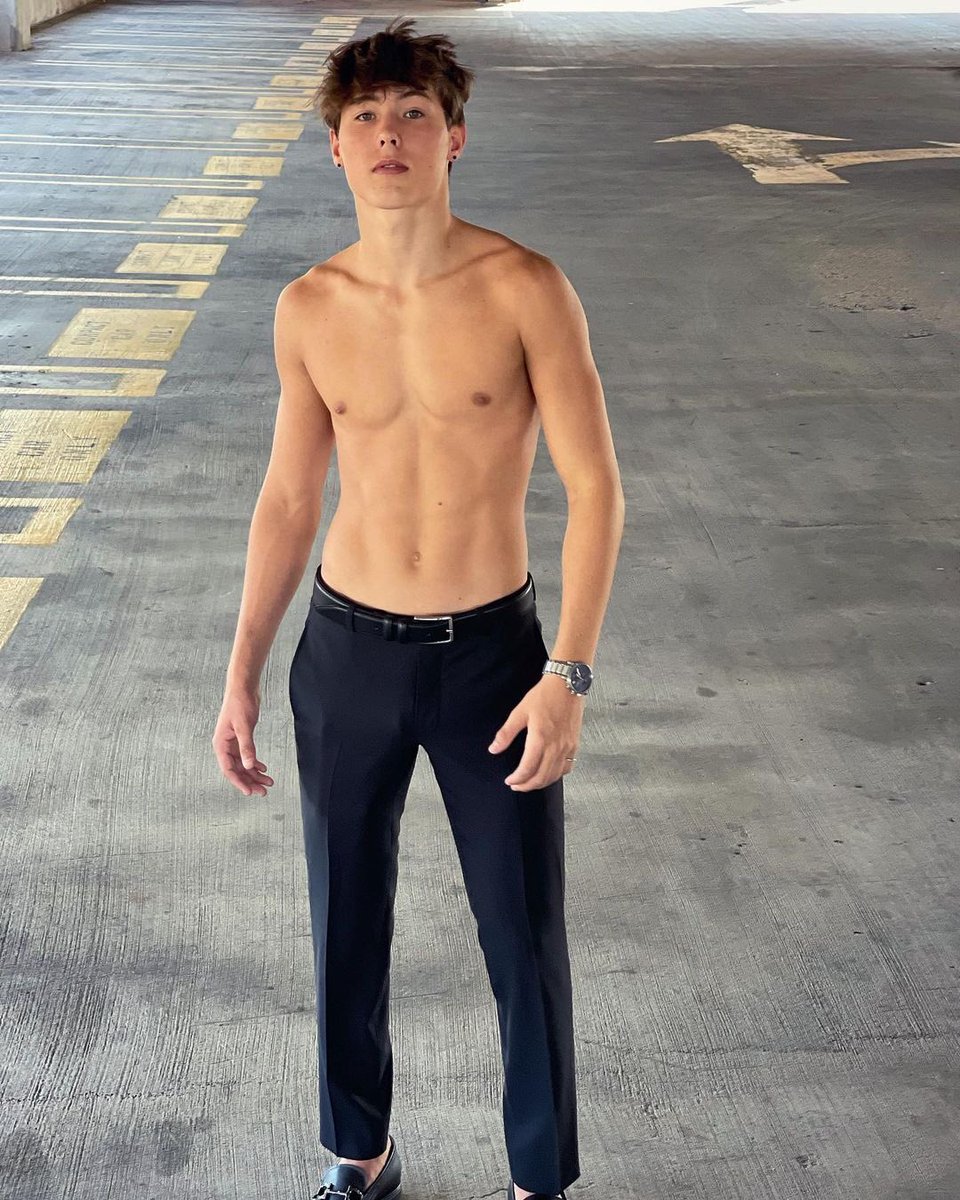 CelebBoys tweet media