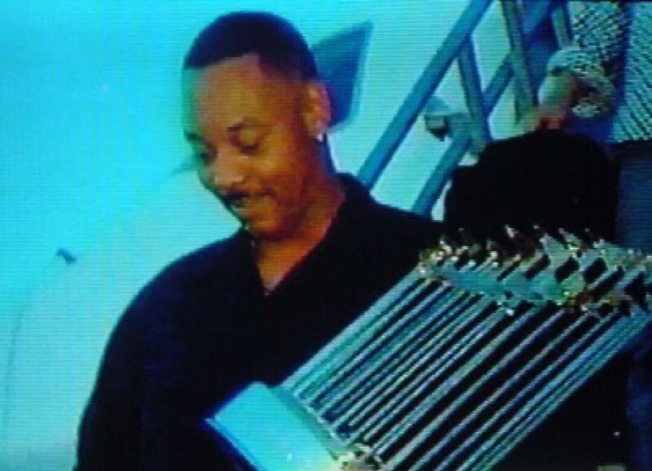 Happy birthday to the glamor-shot-posin , 2004-trophy-carryin Ellis Burks. 