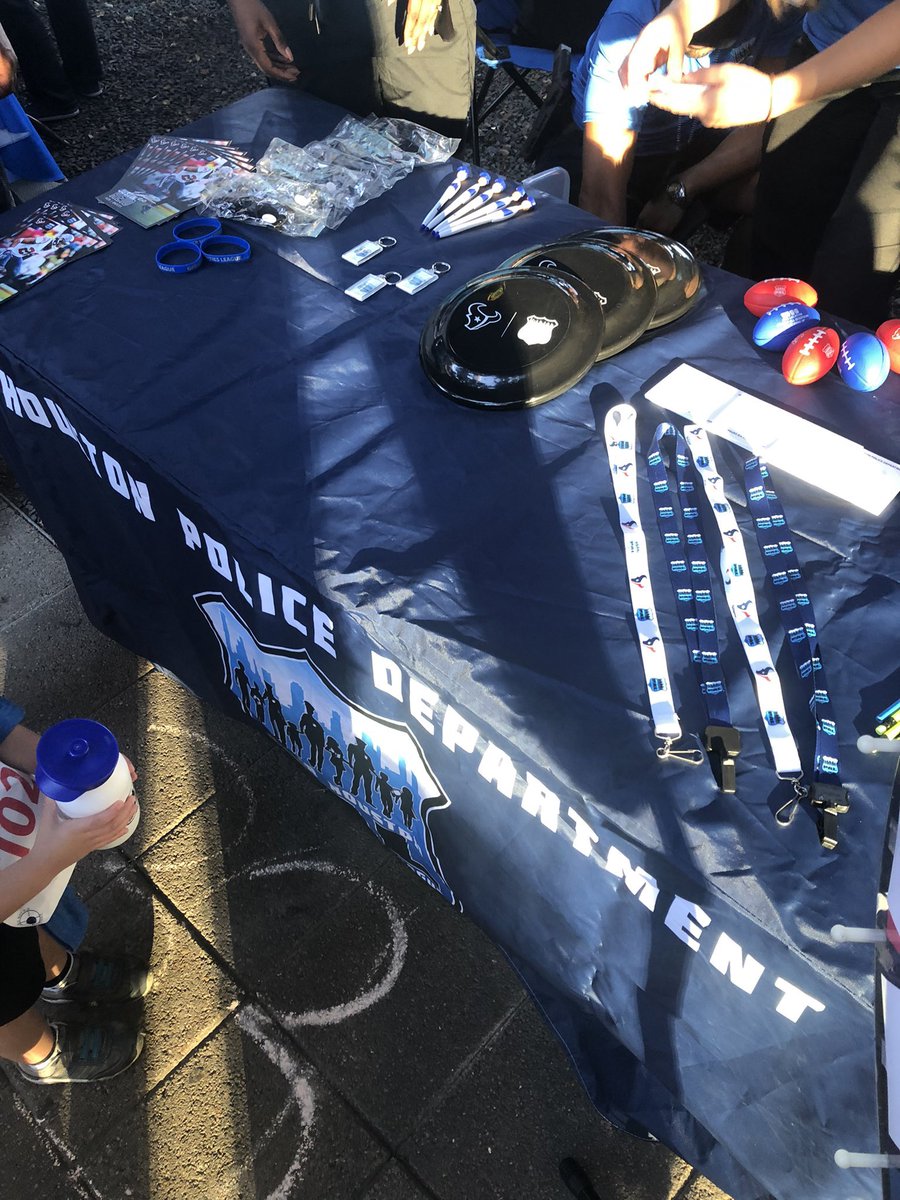 GHPALWebb's tweet photo. Enjoying the moments in time at the 911 Heroes Run as we reflect on the anniversary of the 911 tragedy where several lives were lost. @houstonpolice @GhpalMyers @GhpalBeaty @GHPAL_Aguilar @GhpalG @GhpalOfficer @GHPals_Ofc_trip https://t.co/qU5DRVVBsX