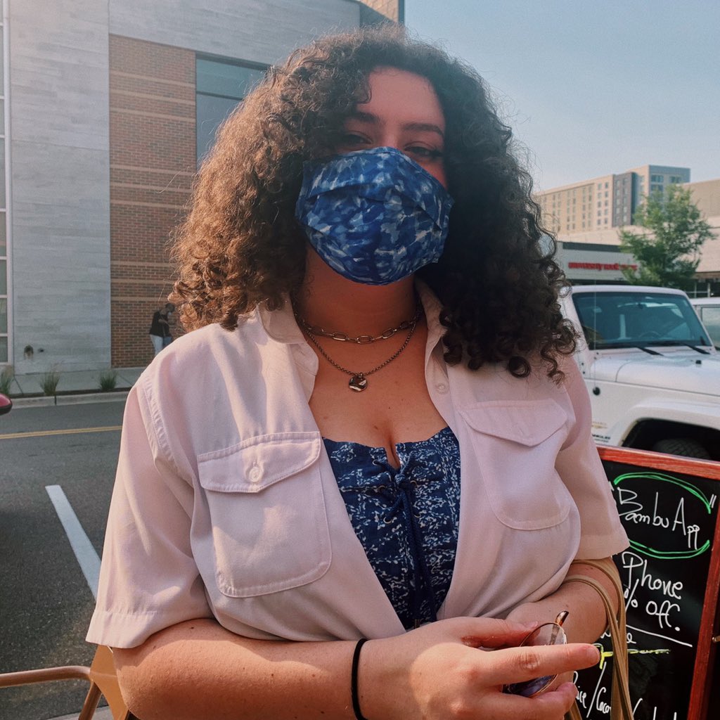 slutabed's tweet photo. keeping it light like silk chiffon https://t.co/CmTTXOCVJE